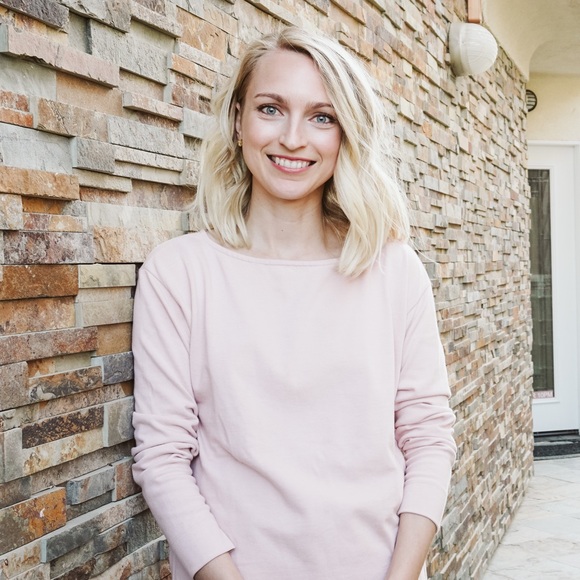 Meet Alessandra! - Picture 1 of 2